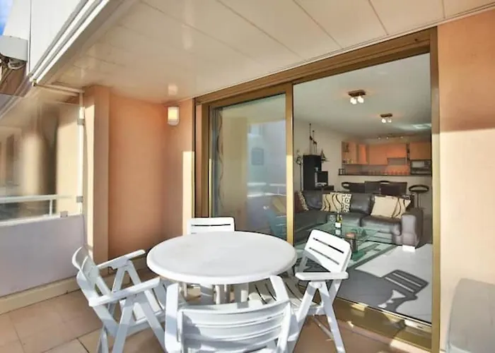 公寓 Charming Two-bedroom With Balcony And Garage By The Marina *